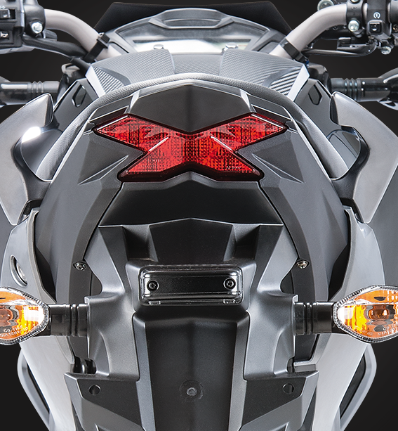 Diseño luz trasera de la moto honda cb 160f DXL